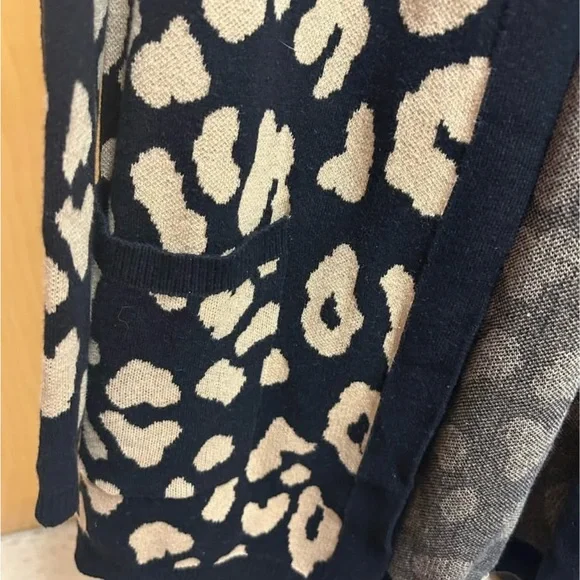 Kim Rogers Black and Tan Cardigan - Picture 3 of 8